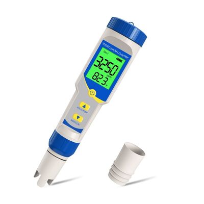 Testeur d'eau numérique multifonctionnel 7 en 1 avec sonde haute précision et écran LCD rétroéclairé pour les tests de qualité de l'eau des piscines et des aquariums